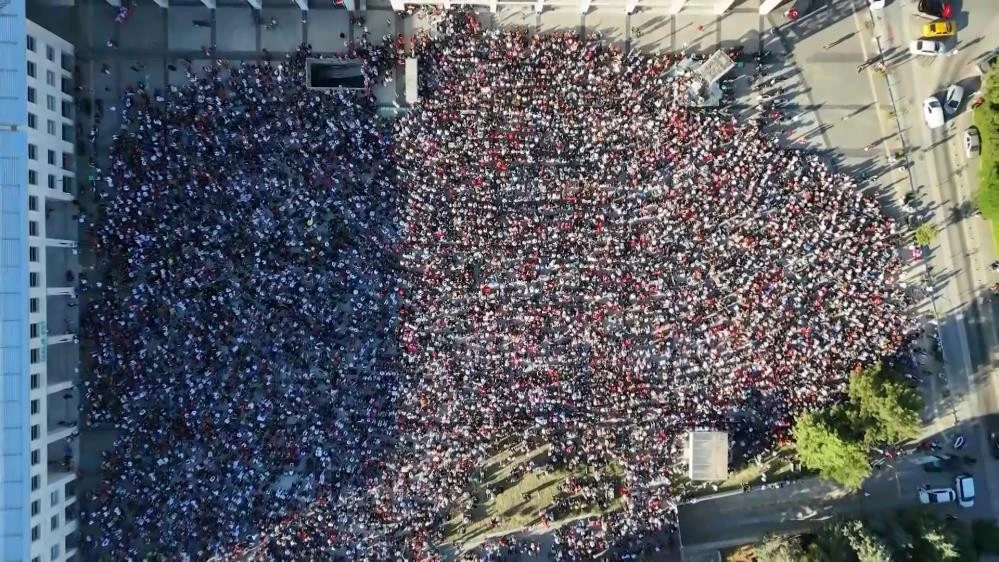 Bursa'da A Milli Takım coşkusu sokaklara taştı, 250 araçlık konvoy kenti turladı