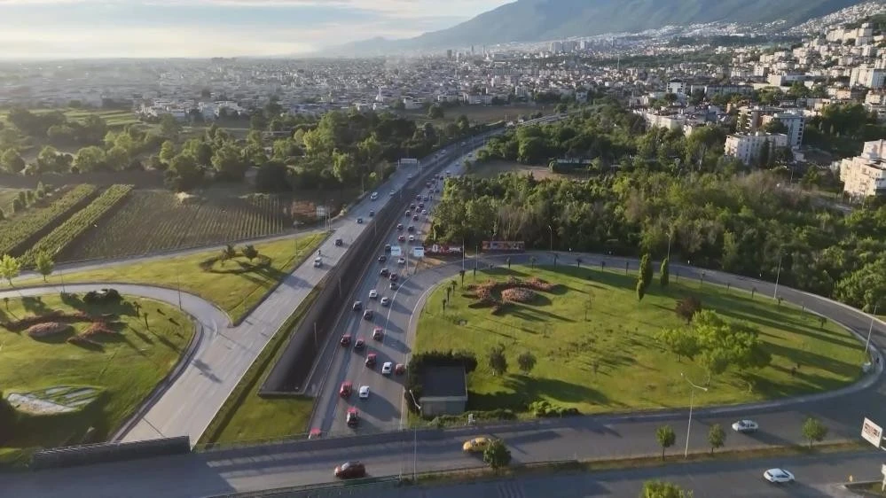 Bursa'da A Milli Takım coşkusu sokaklara taştı, 250 araçlık konvoy kenti turladı