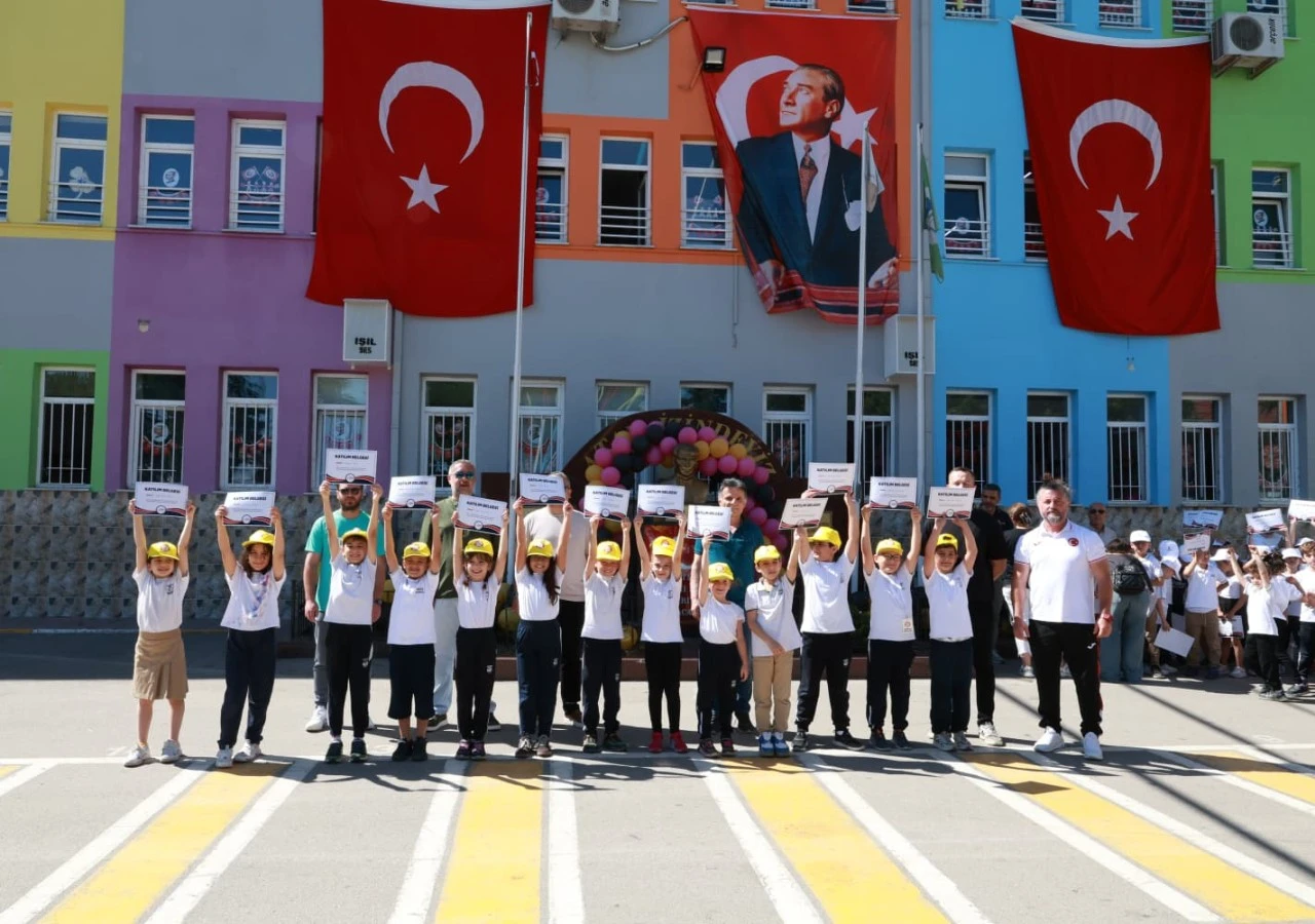 Geleceğin şampiyon tenisçileri Osmangazi’de yetişiyor