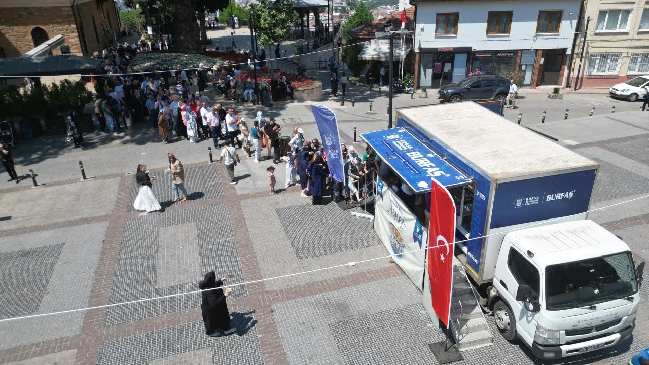 Büyükşehir, Muharrem ayının bereketini vatandaşlarla paylaşıyor