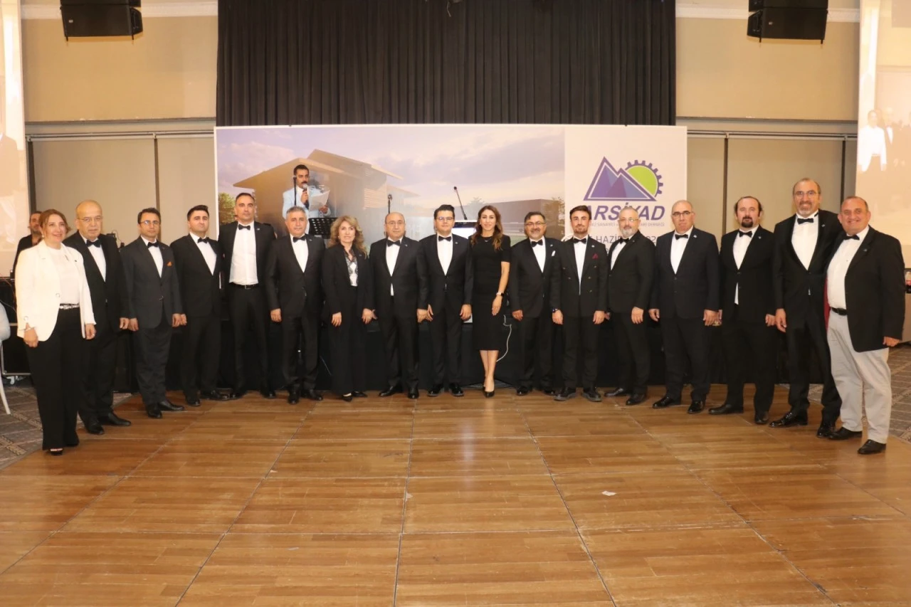 ARSİYAD Artvin Evi'ne 510 tuğla bağışı