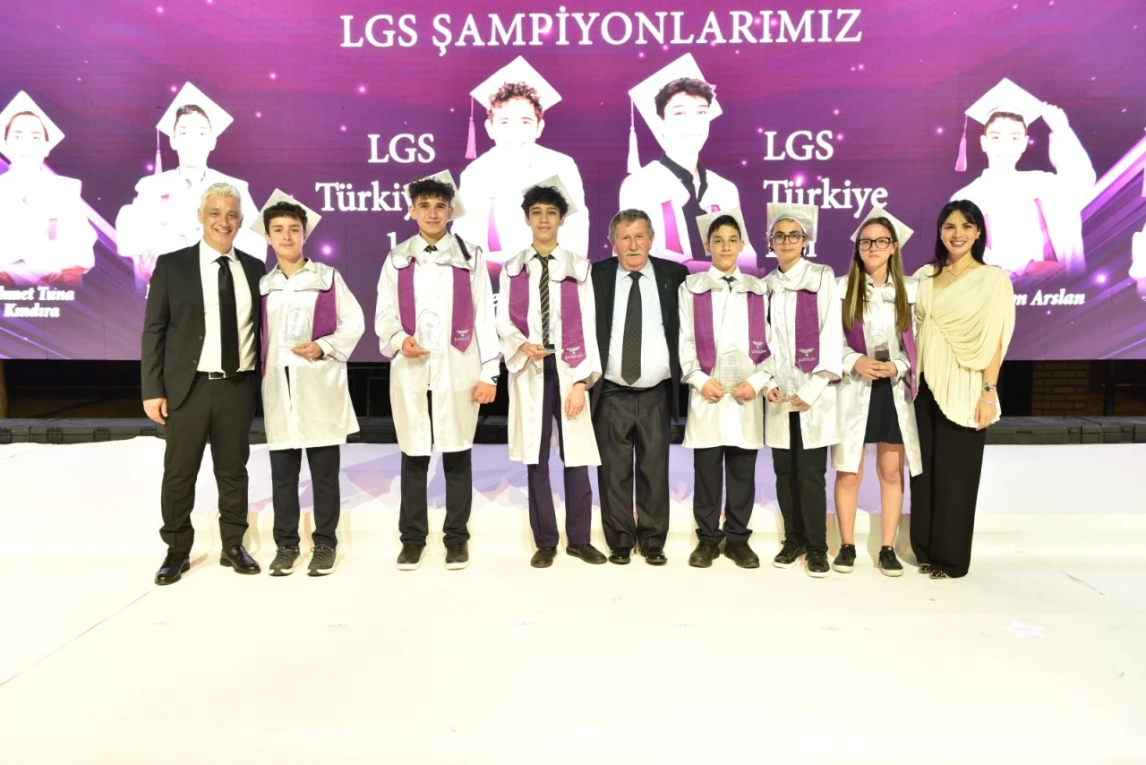 Şahinkaya'da mezuniyet coşkusu ile LGS gururu bir arada