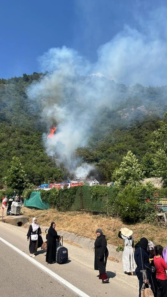  Bursa'da ormana sıçrayan yangın kontrol altına alındı