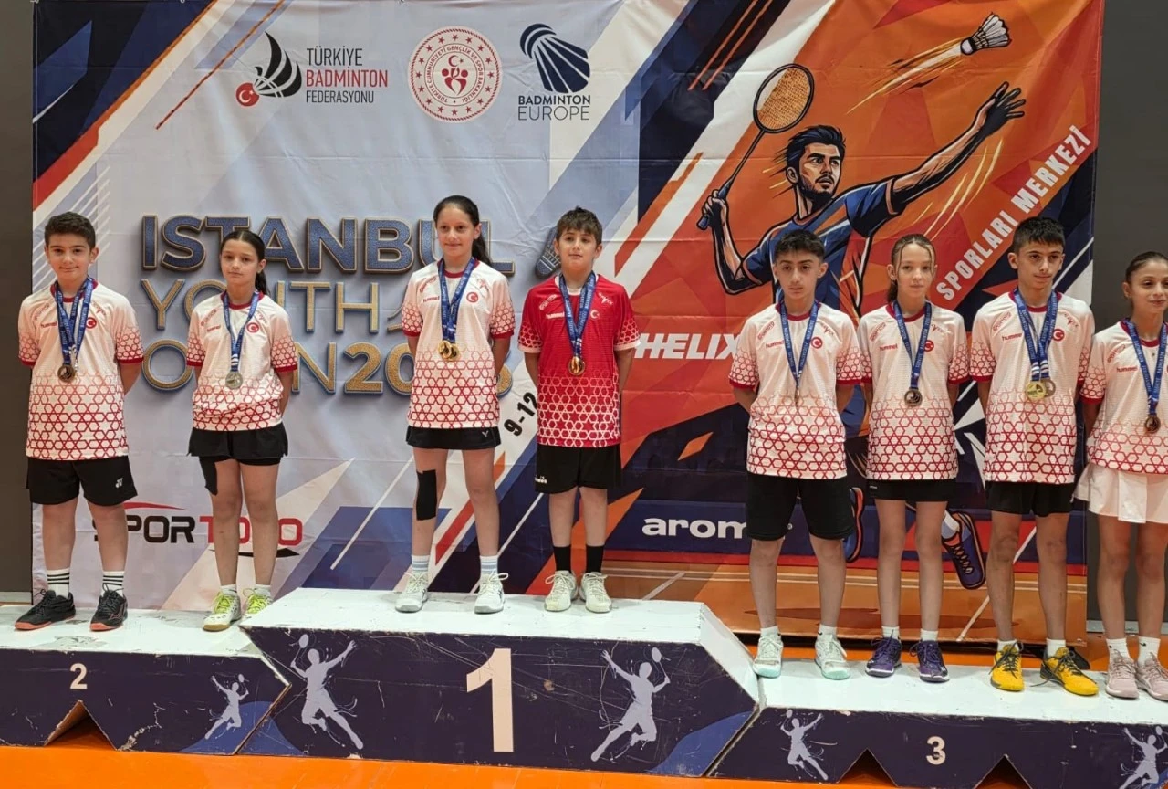 Büyükşehir Belediyesporlu Badmintonculardan 6 Madalya