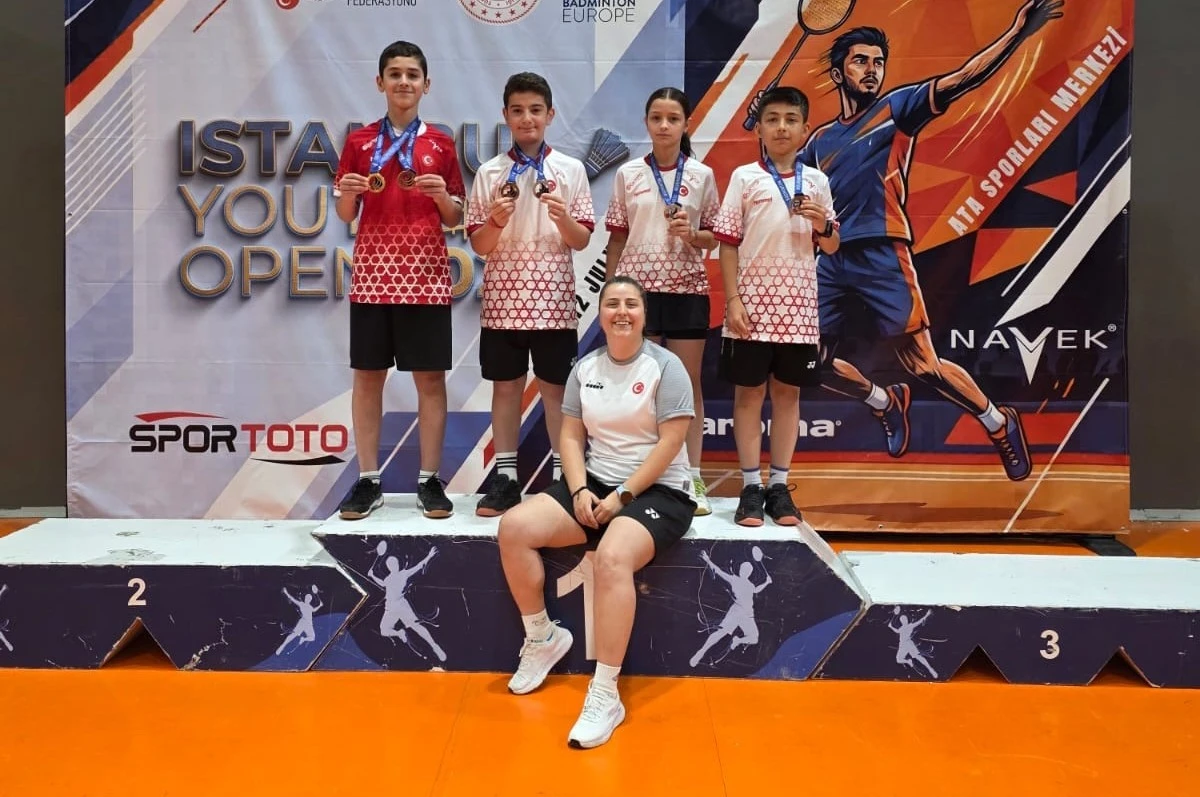 Büyükşehir Belediyesporlu Badmintonculardan 6 Madalya