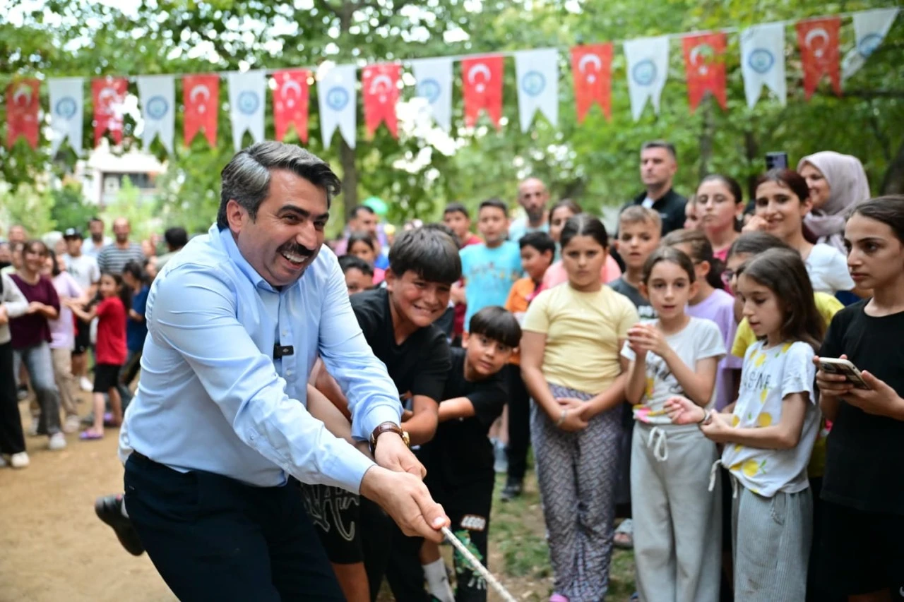 Yıldırım'da &ccedil;ocukların neşesi sokağa taştı