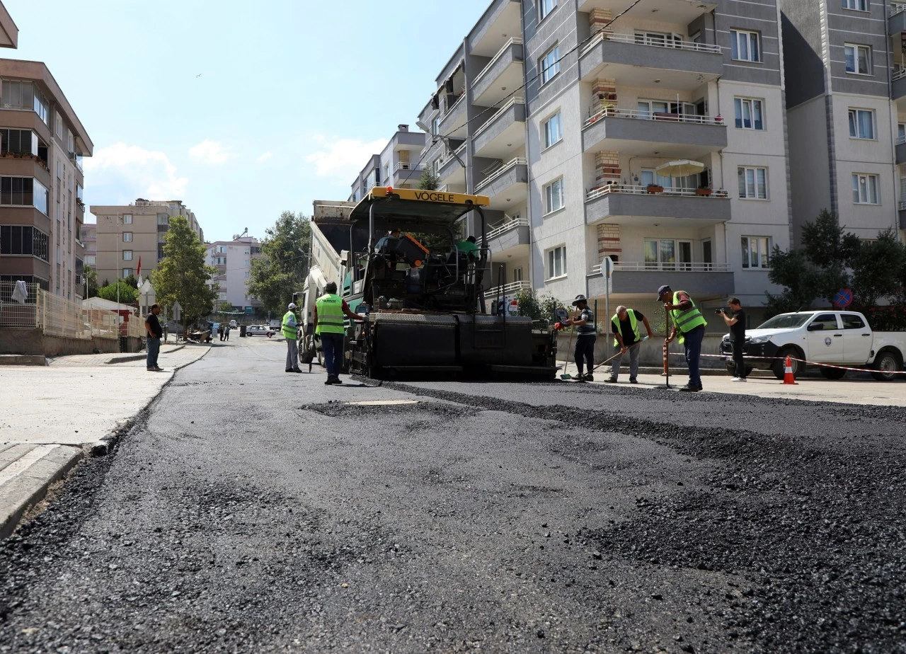 Mudanya Belediyesi ilçedeki yolları yeniliyor