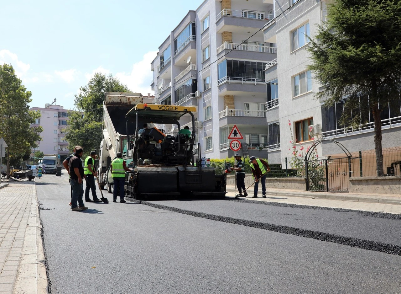 Mudanya Belediyesi ilçedeki yolları yeniliyor