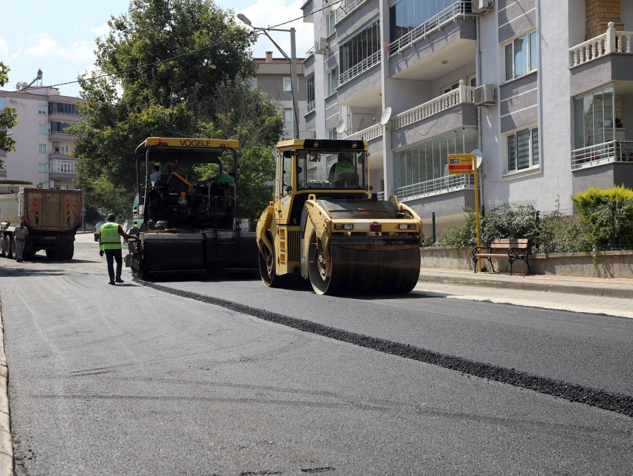 Mudanya Belediyesi ilçedeki yolları yeniliyor