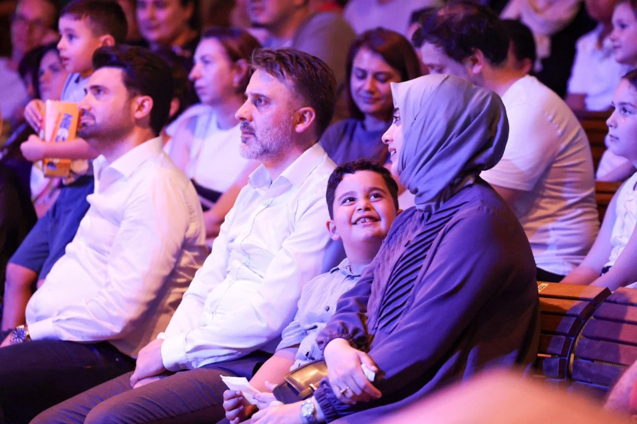 İlklerin festivalinde &ccedil;ocuklar da şen şakrak