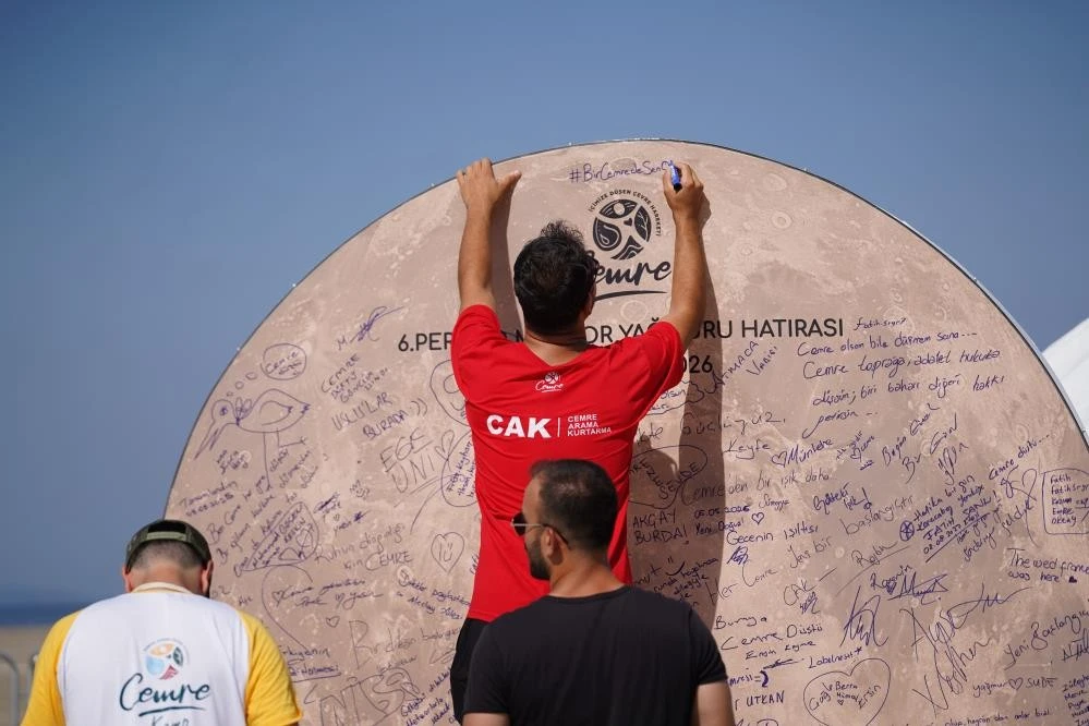Yeniköy sahilinde 25 bini aşkın kişi Perseid meteor yağmuru'nu izledi