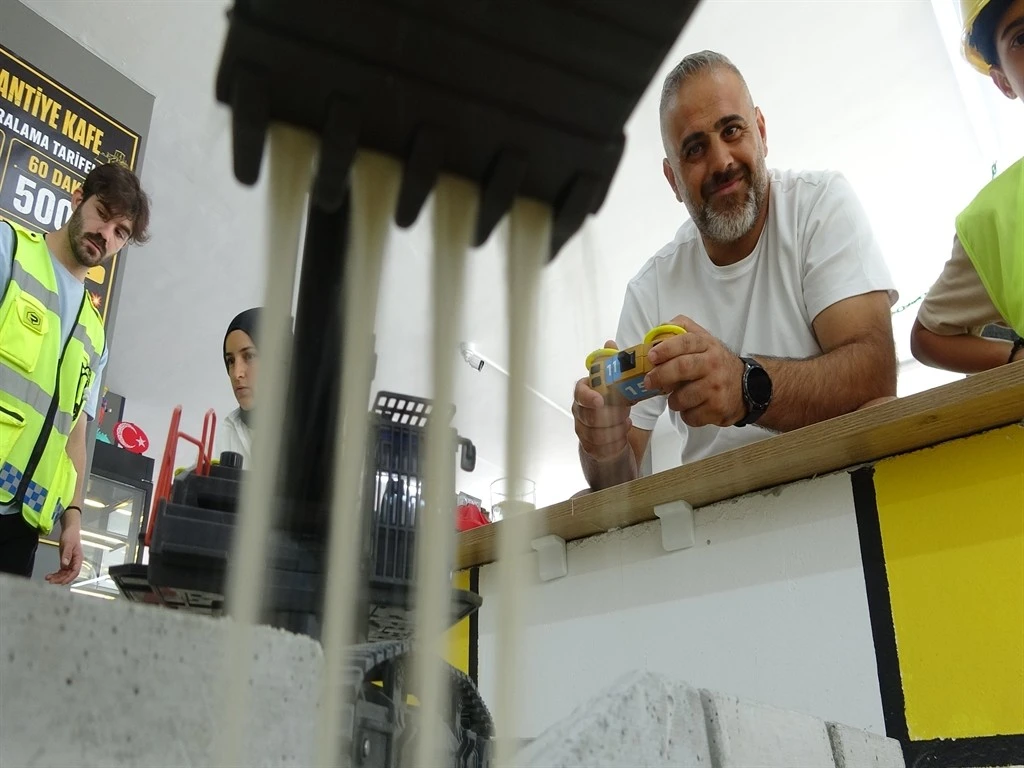 Bursa'da sıra dışı bir kafe