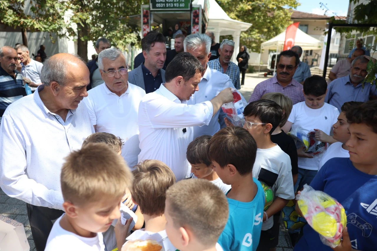 Başkan Erkan Aydın’a vatandaşlardan yoğun ilgi
