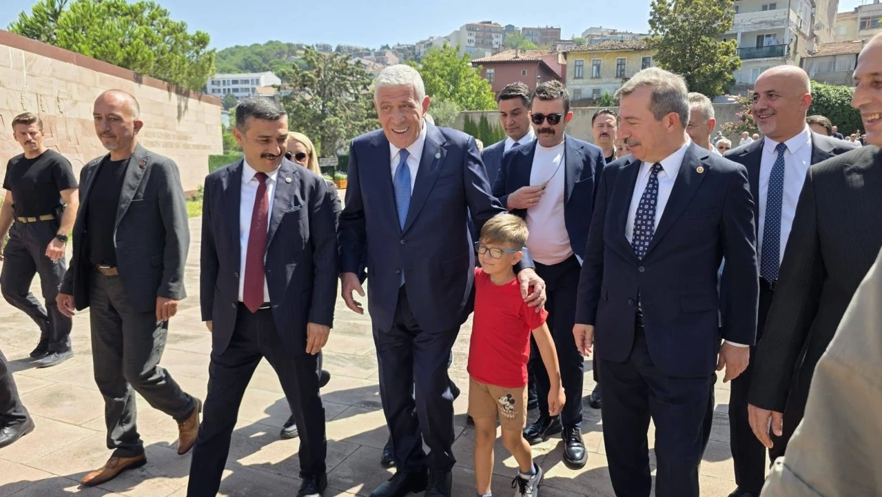 İYİ Parti lideri Dervişoğlu Çeltikçi'de çiftçilerle buluştu