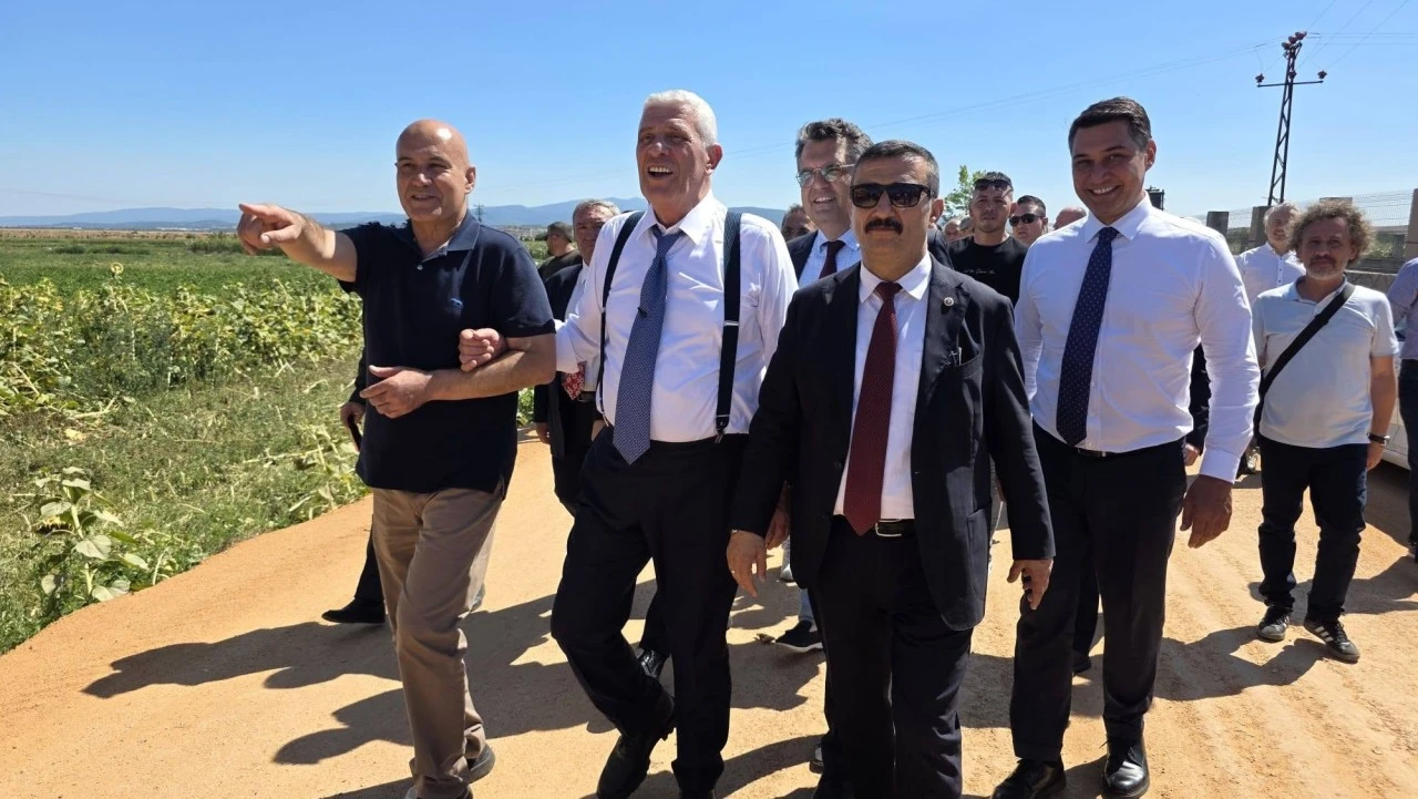 İYİ Parti lideri Dervişoğlu Çeltikçi'de çiftçilerle buluştu