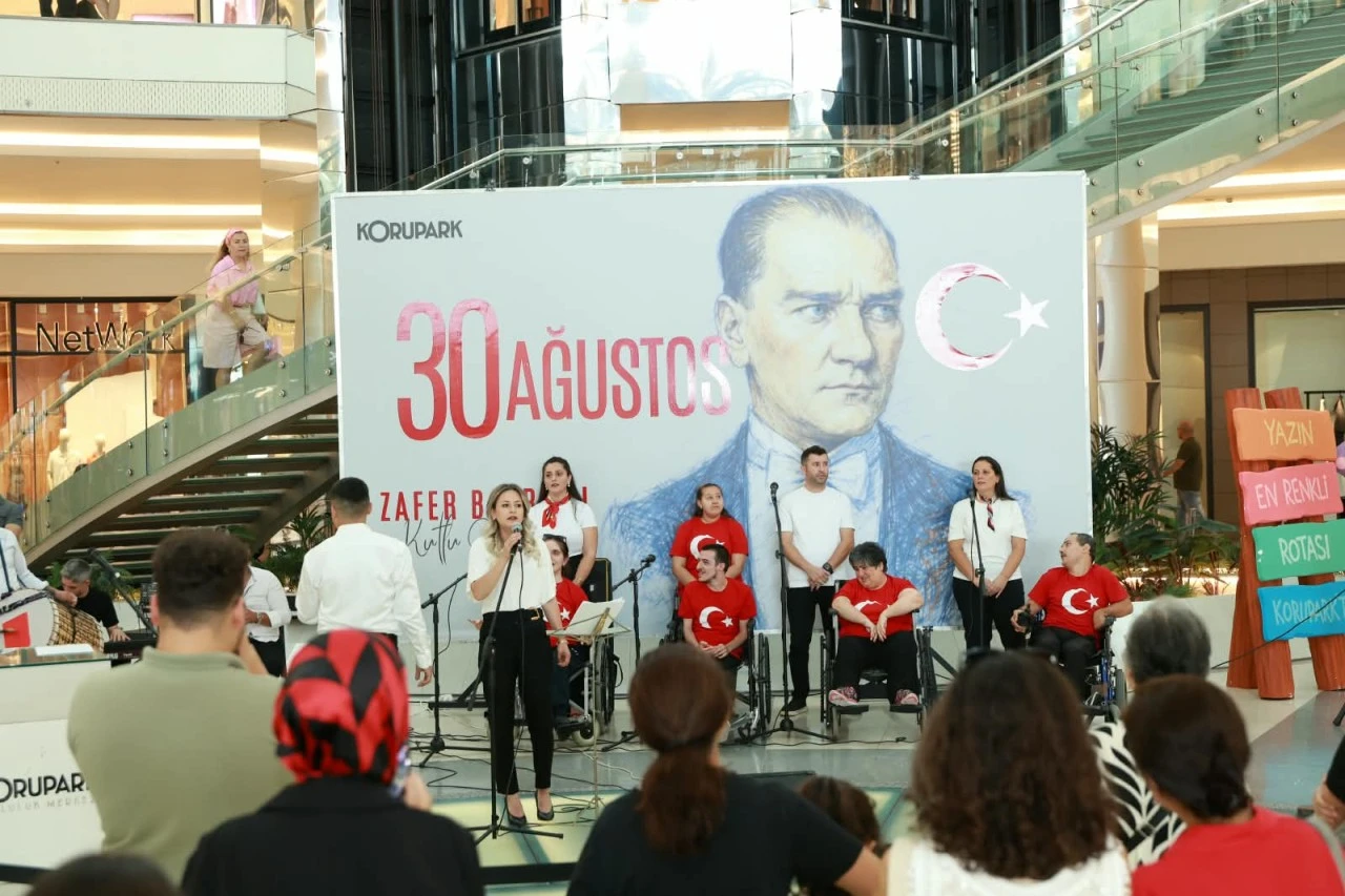 Özel öğrencilerden 30 Ağustos Zafer Bayramı konseri