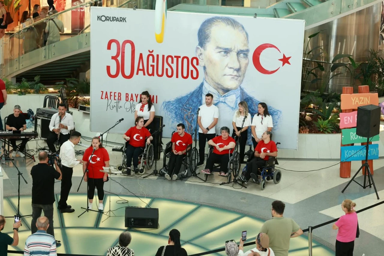 Özel öğrencilerden 30 Ağustos Zafer Bayramı konseri