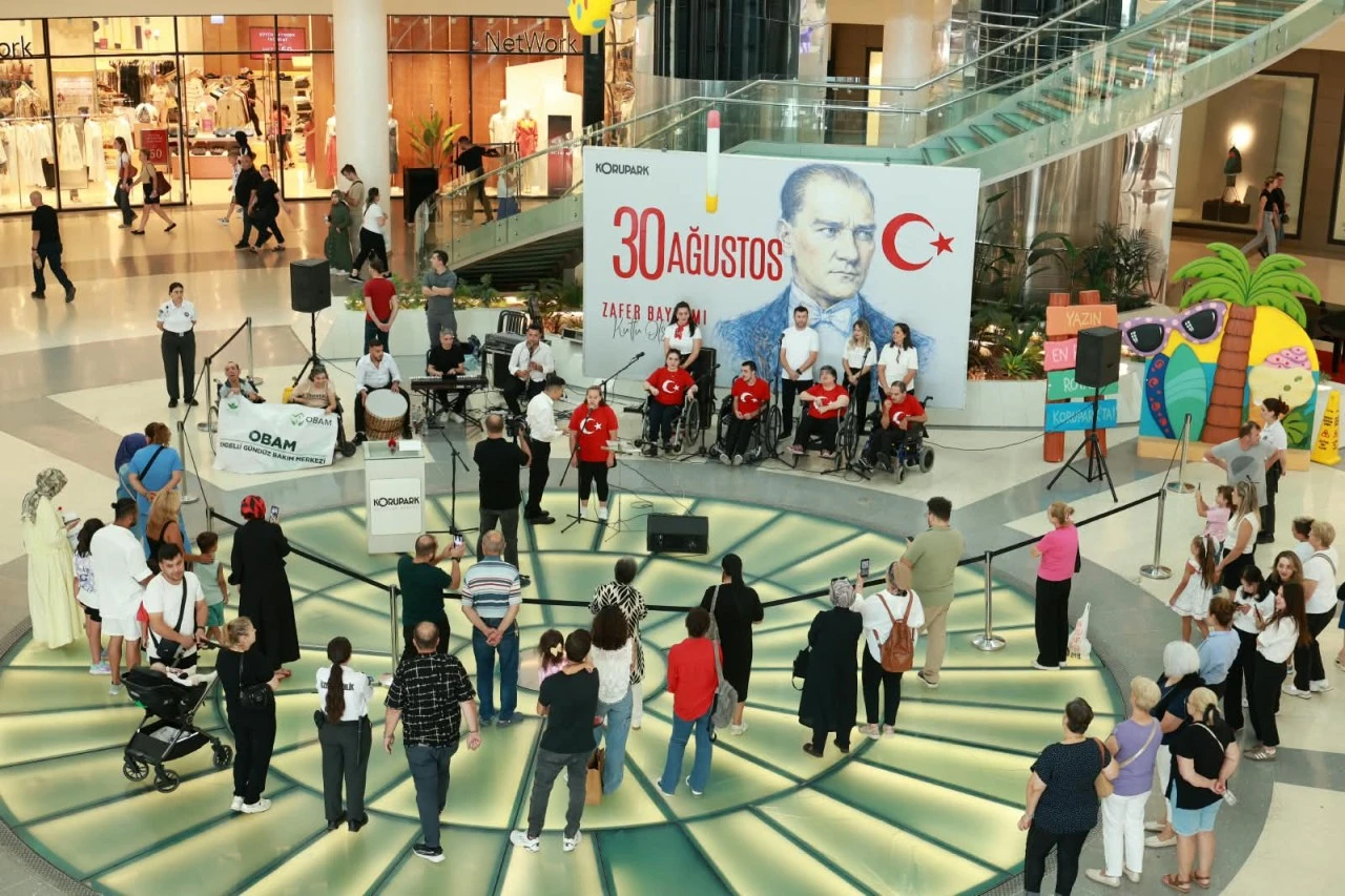 Özel öğrencilerden 30 Ağustos Zafer Bayramı konseri