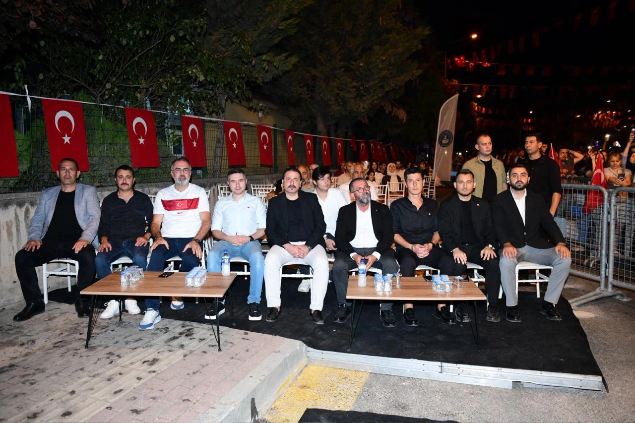 Kestel Belediyesi’nin 30 Ağustos Kutlamalarında Mela Bedel Rüzgârı