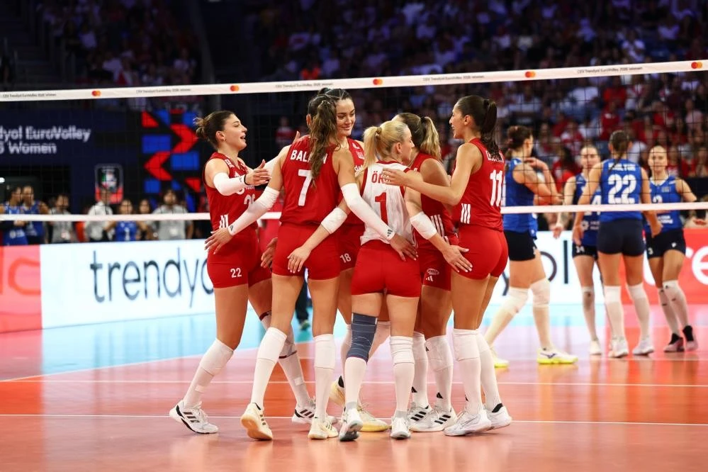 Azerbaycan'ı 3-0 yenen Filenin Sultanları çeyrek finale yükseldi