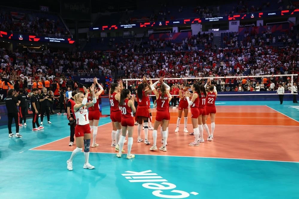 Azerbaycan'ı 3-0 yenen Filenin Sultanları çeyrek finale yükseldi