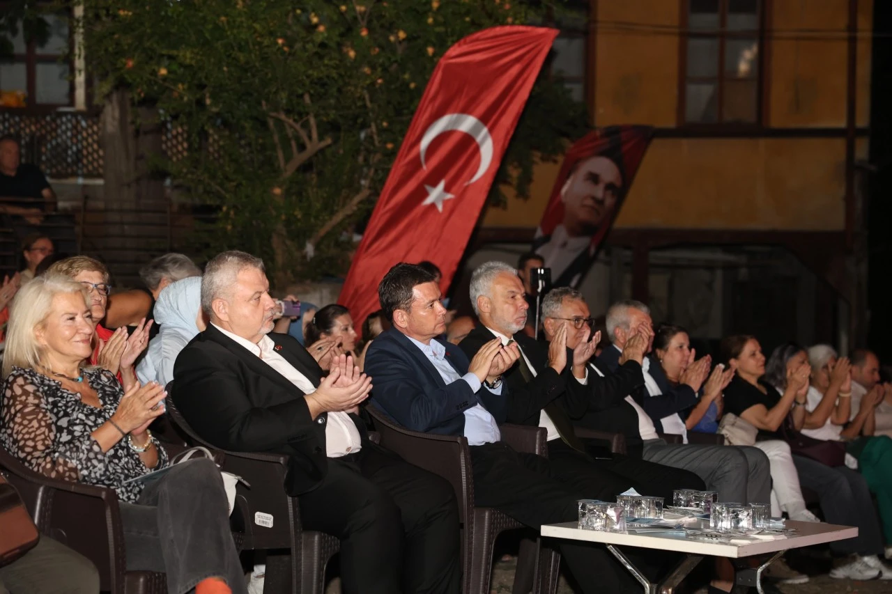 Osmangazi Belediyesi, Romangal Tarihi İpek Fabrikası’nda ilk konserini gerçekleştirdi