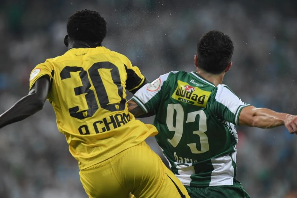 Bursaspor, İstanbulspor'u 4-0 mağlup etti