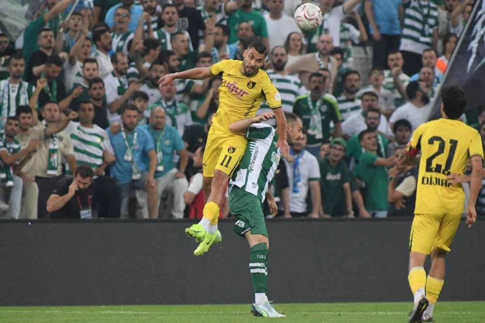 Bursaspor, İstanbulspor'u 4-0 mağlup etti