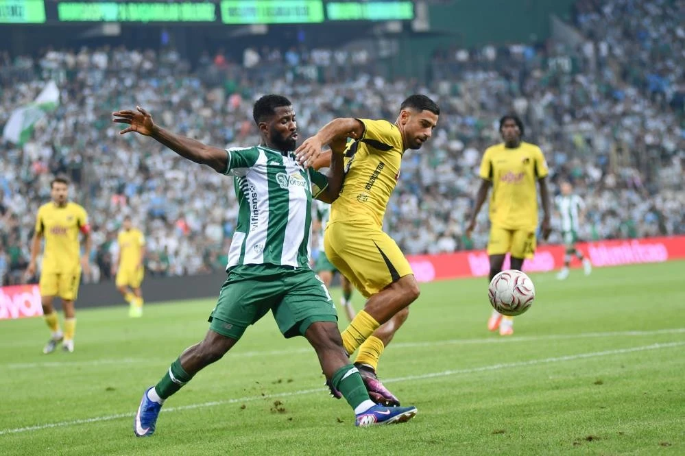 Bursaspor, İstanbulspor'u 4-0 mağlup etti