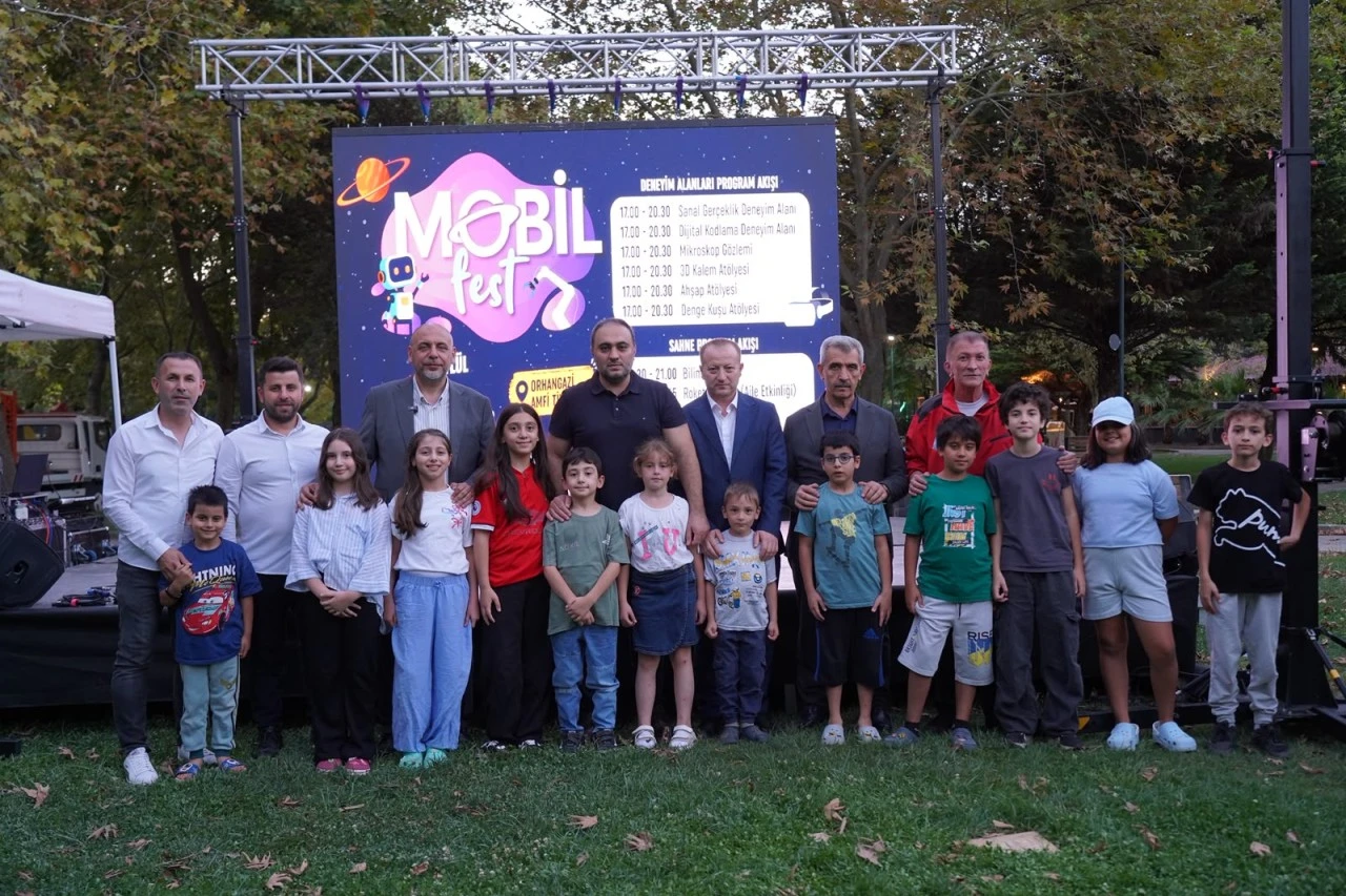 Başkan Bekir Aydın Mobil Fest’te çocukların bilim heyecanına ortak oldu