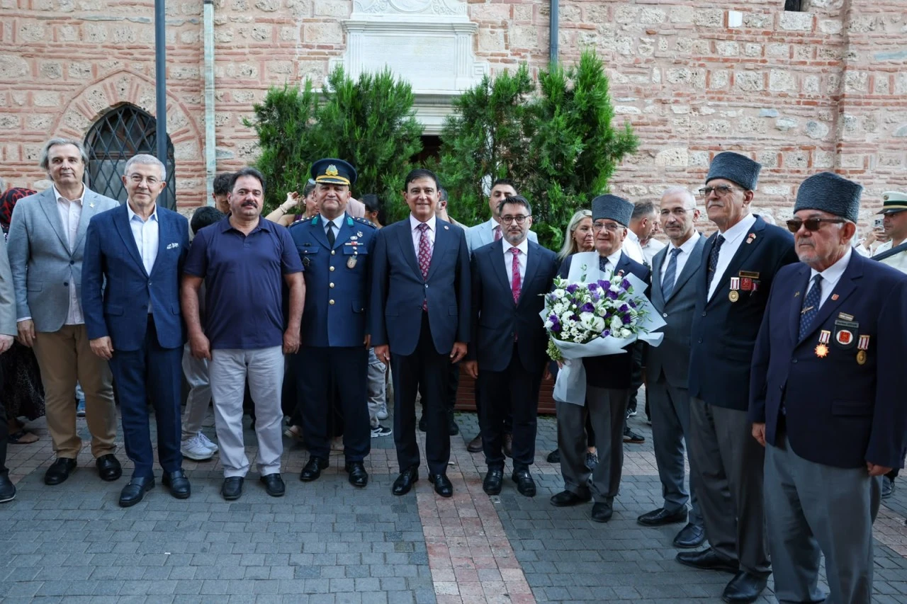 Kurtuluş coşkusu Tarihi Belediye Binası'na taşındı