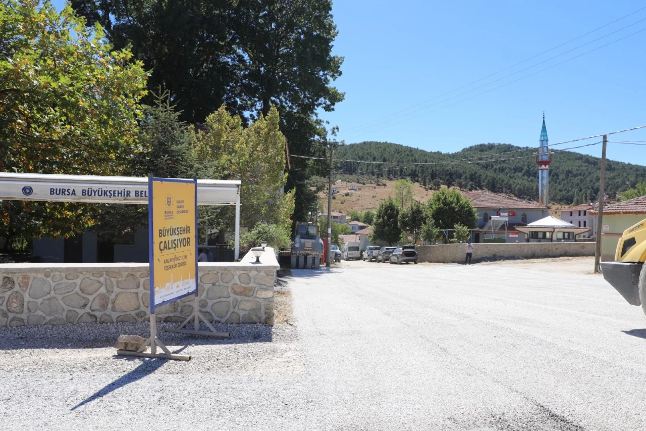 Keles'te yollar yenileniyor