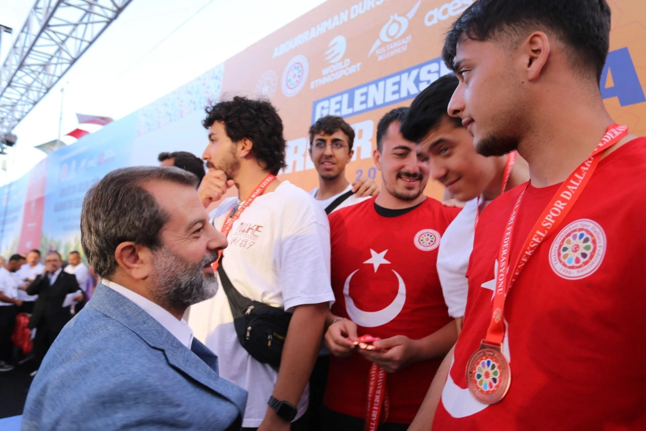 G&uuml;rsu Belediyesi Geleneksel Sporlar Festivali&rsquo;ne damga vurdu