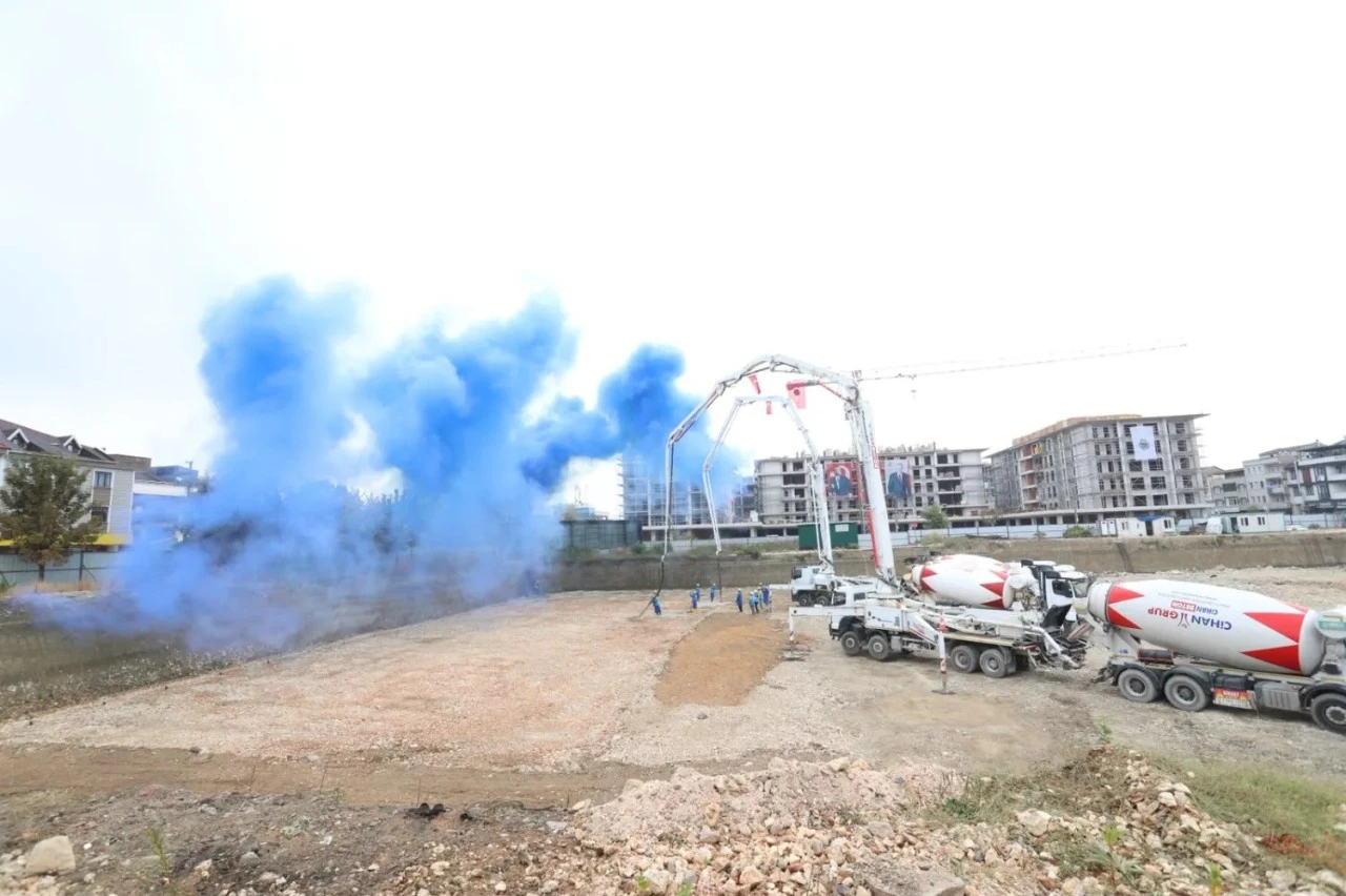Turgutalp&rsquo;te kentsel d&ouml;n&uuml;ş&uuml;m&uuml;n 2. ve 3. etaplarında temel atıldı