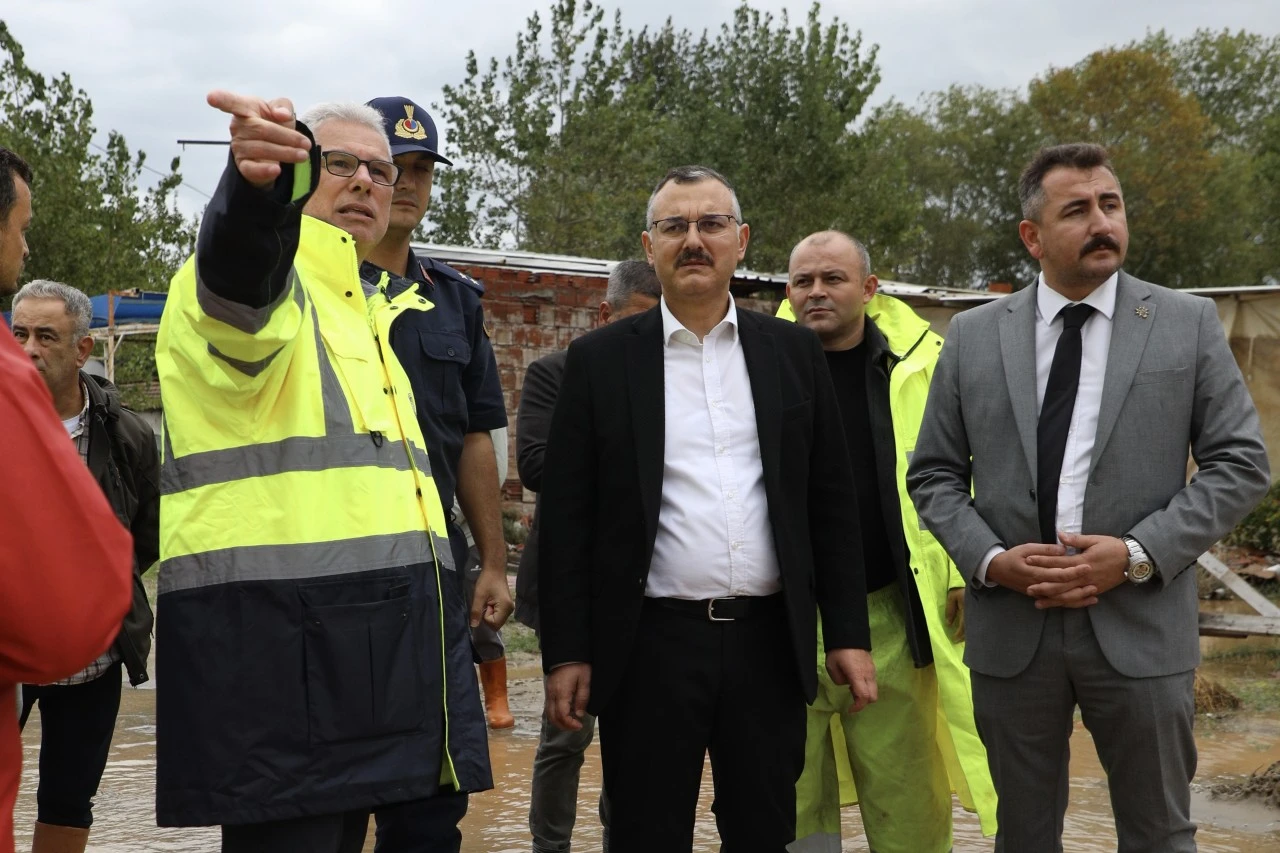 Mudanya Belediyesi'nden sağanak sonrası taşkın müdahalesi