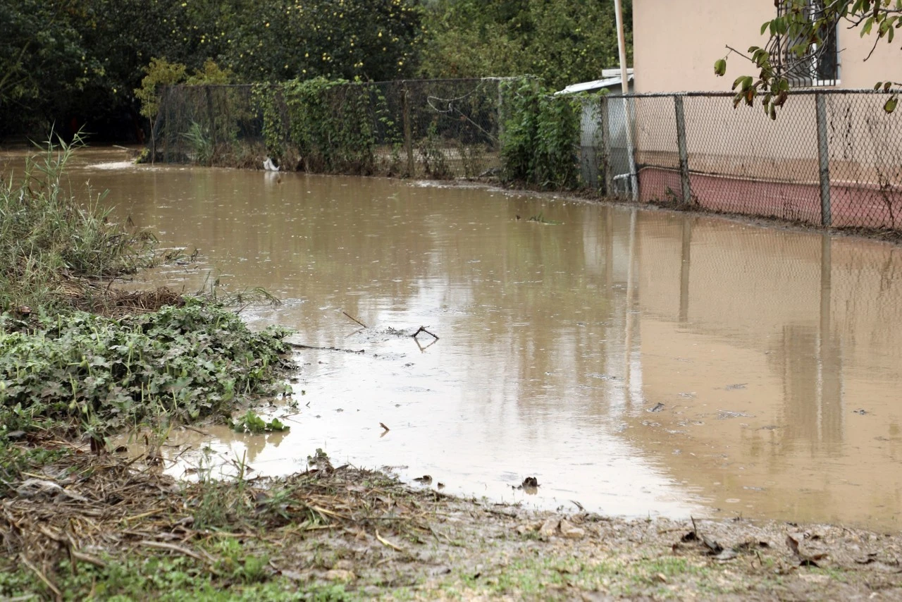 Mudanya Belediyesi'nden sağanak sonrası taşkın müdahalesi