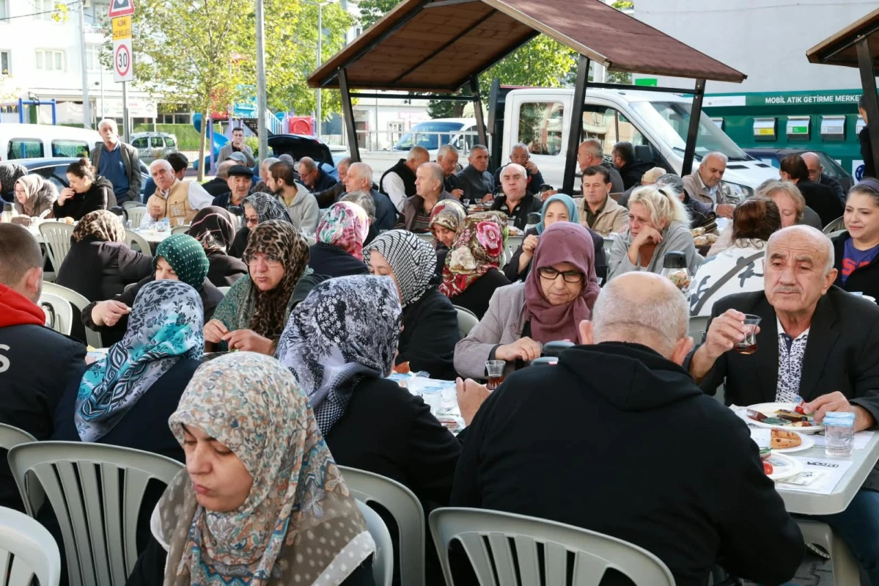 Başkan Erkan Aydın halkla iç içe olmaya devam ediyor