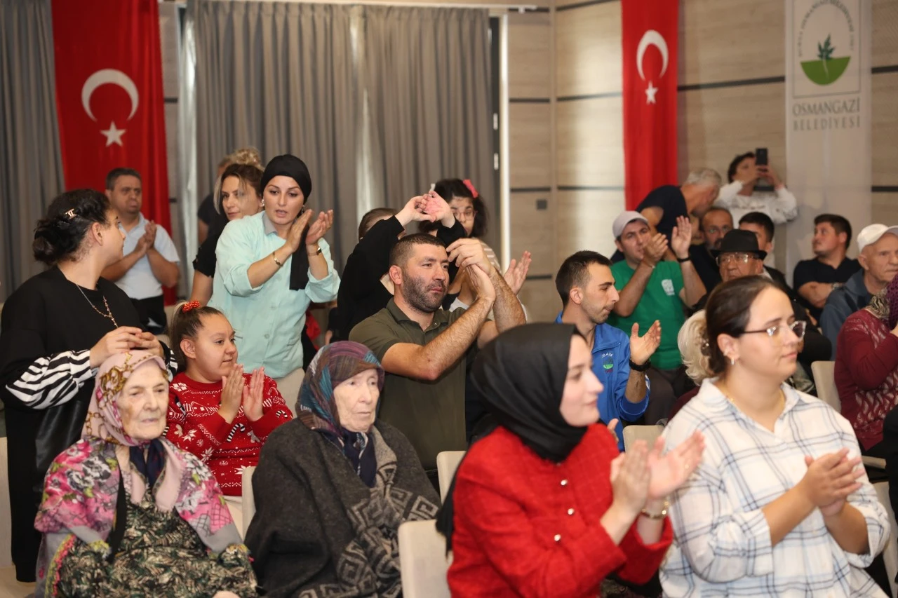 Osmangazi'de BAREM sakinleri Dünya Yaşlılar Günü'nü şarkılarla kutladı