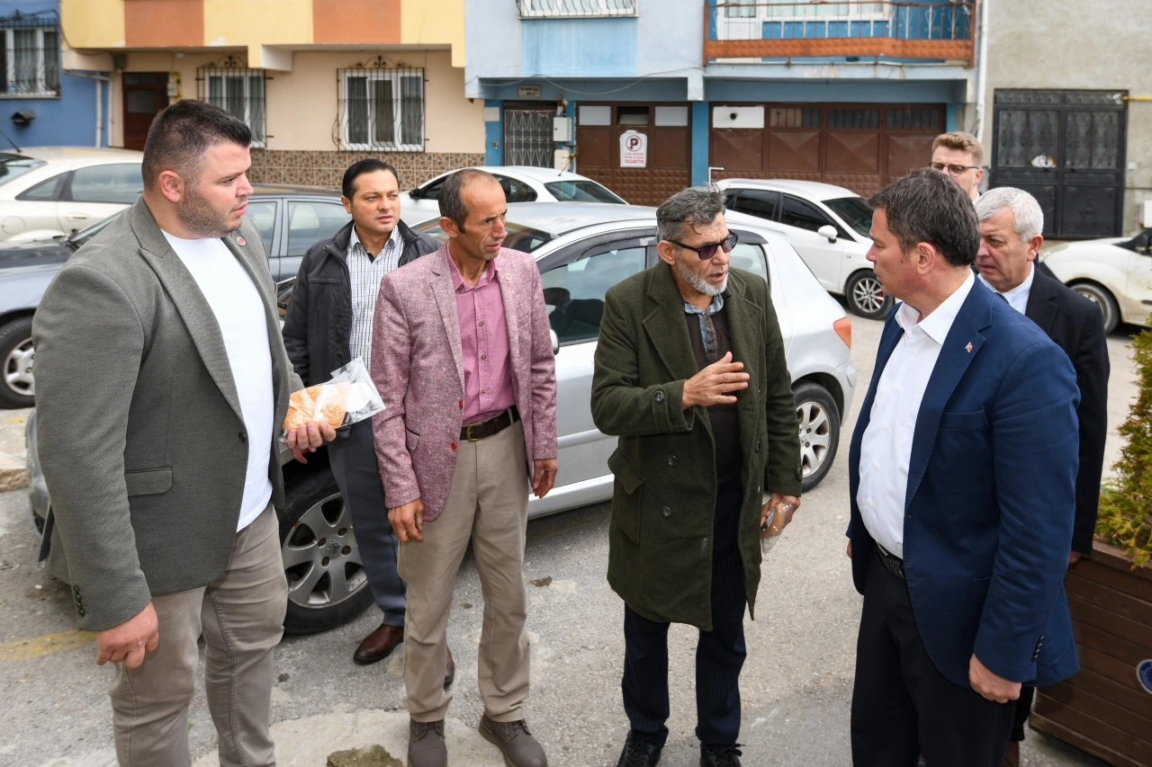 Başkan Erkan Aydın mahallelerin nabzını tutuyor