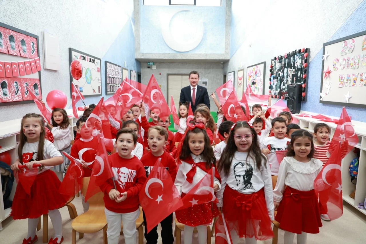 Osmangazi Belediyesi'nin kreşlerinde Cumhuriyet coşkusu