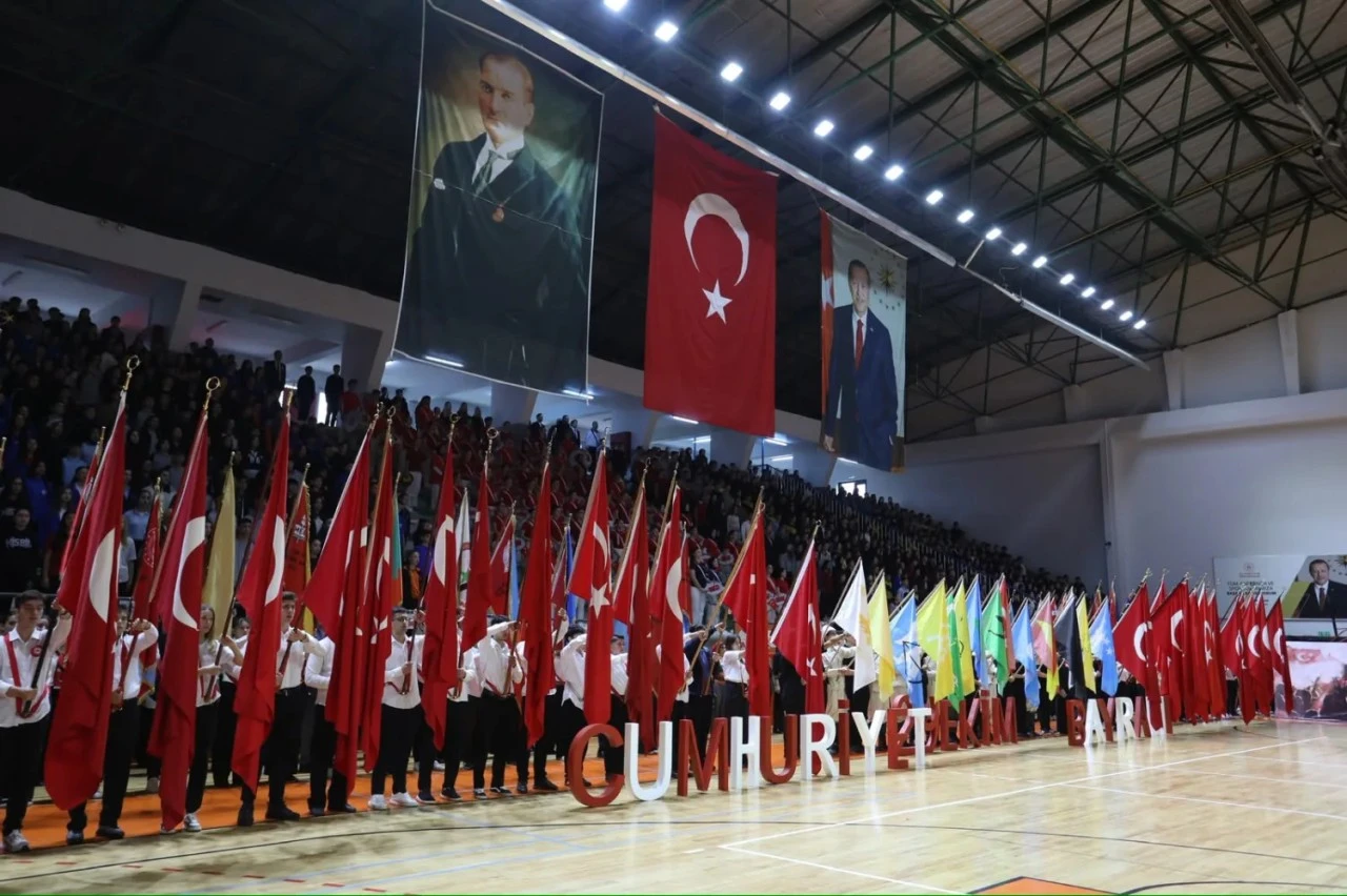 İnegöl'de 29 Ekim Cumhuriyet Bayramı coşkuyla kutlandı