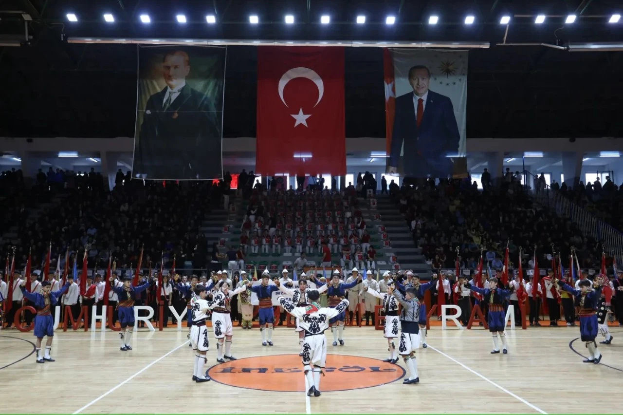 İnegöl'de 29 Ekim Cumhuriyet Bayramı coşkuyla kutlandı