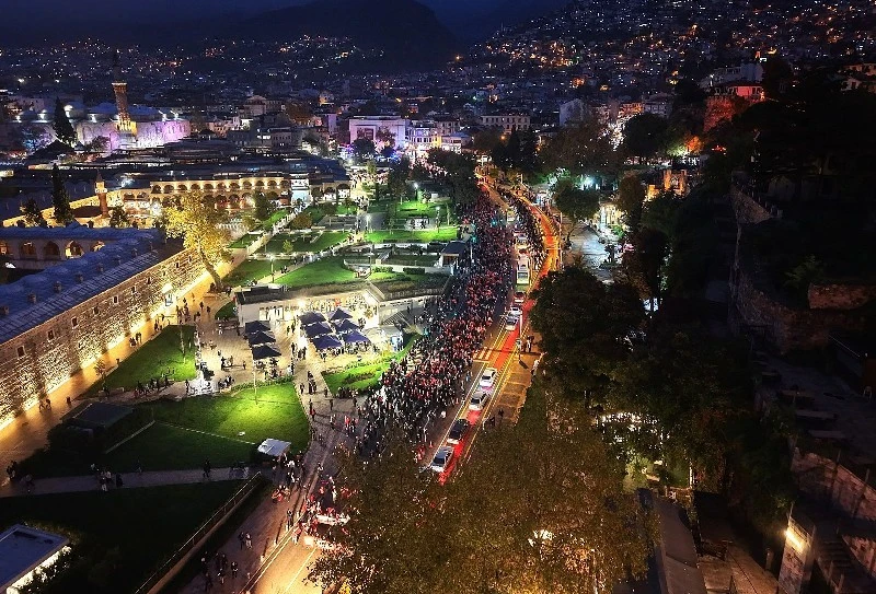 Cumhuriyet ritminde Bursa tek yürek