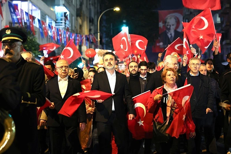 Cumhuriyet ritminde Bursa tek yürek