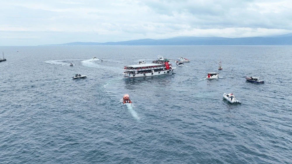 Mudanya'da denizden karaya Cumhuriyet Bayramı kutlamaları