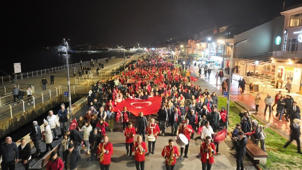 Mudanya'da denizden karaya Cumhuriyet Bayramı kutlamaları