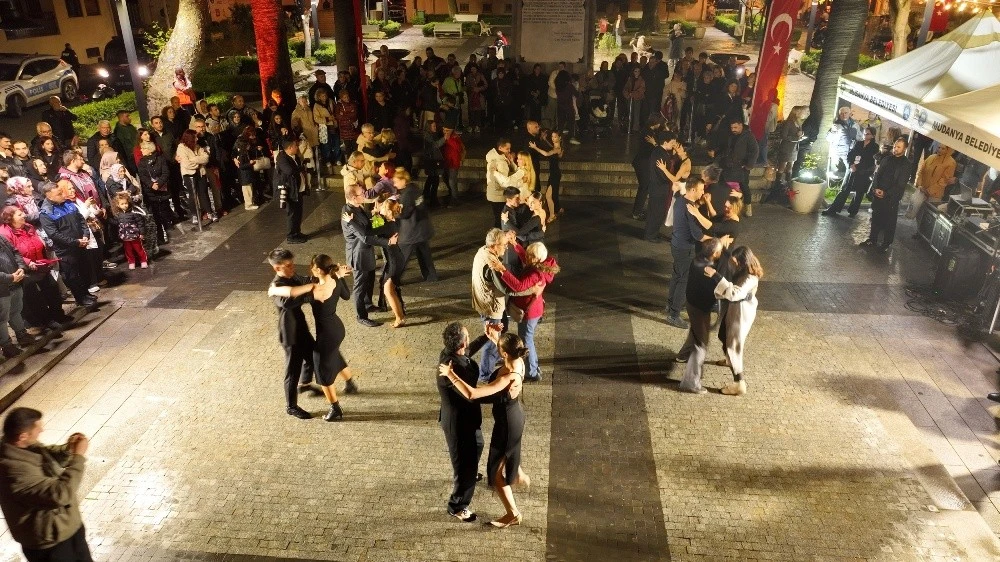 Mudanya'da denizden karaya Cumhuriyet Bayramı kutlamaları