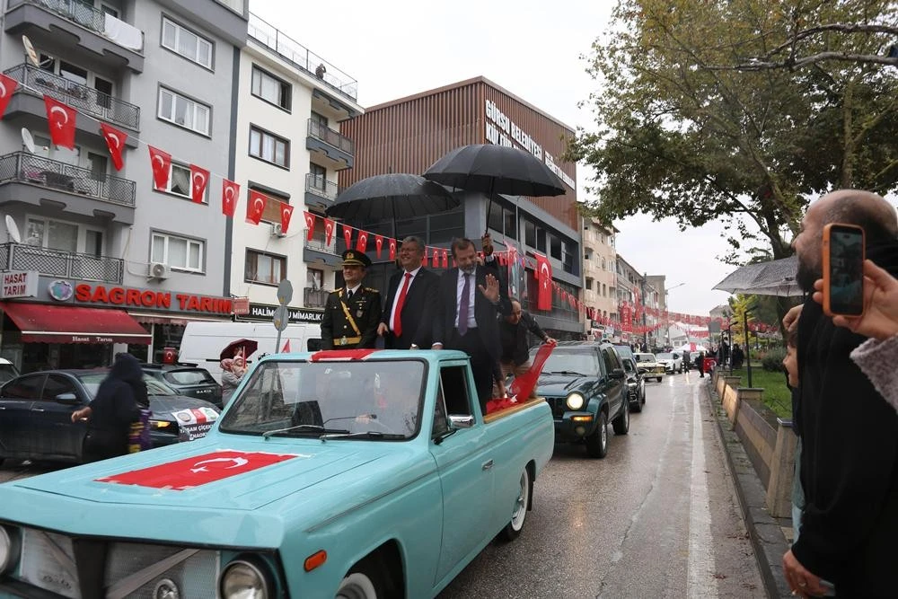 Gürsu'da görkemli Cumhuriyet'in 103. yılı kutlamaları