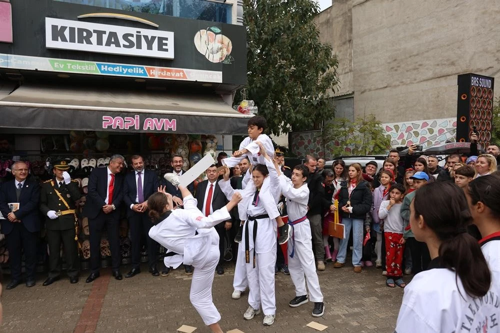Gürsu'da görkemli Cumhuriyet'in 103. yılı kutlamaları
