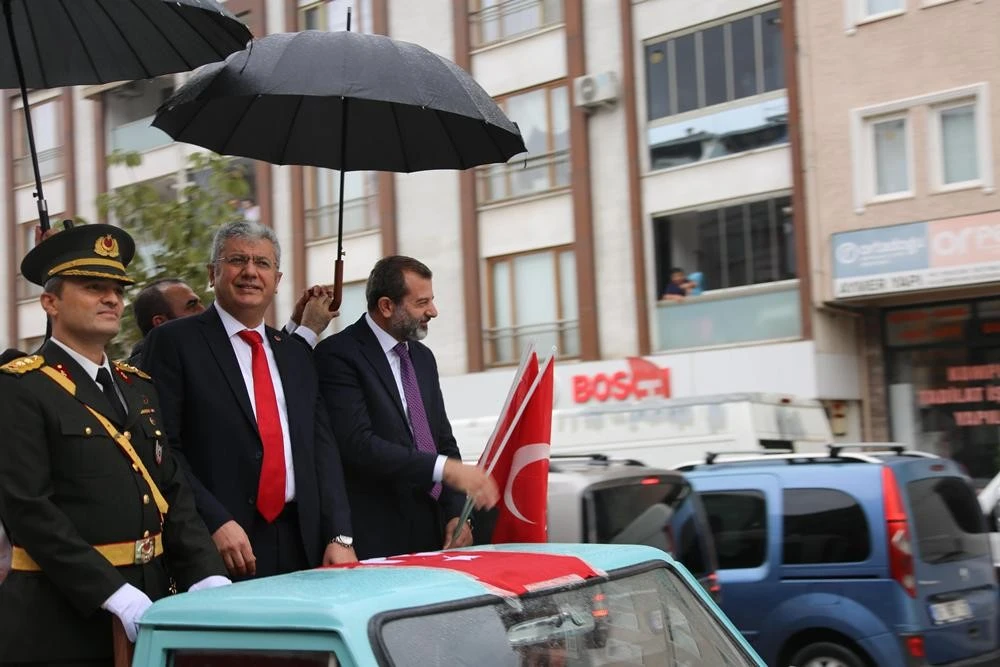 Gürsu'da görkemli Cumhuriyet'in 103. yılı kutlamaları